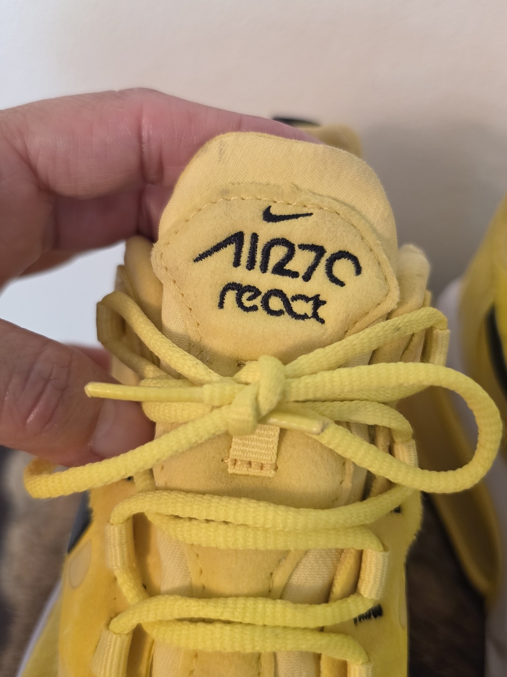 Nike Wmns Air Max 270 React Snekers Size 7 - Picture 4 of 10
